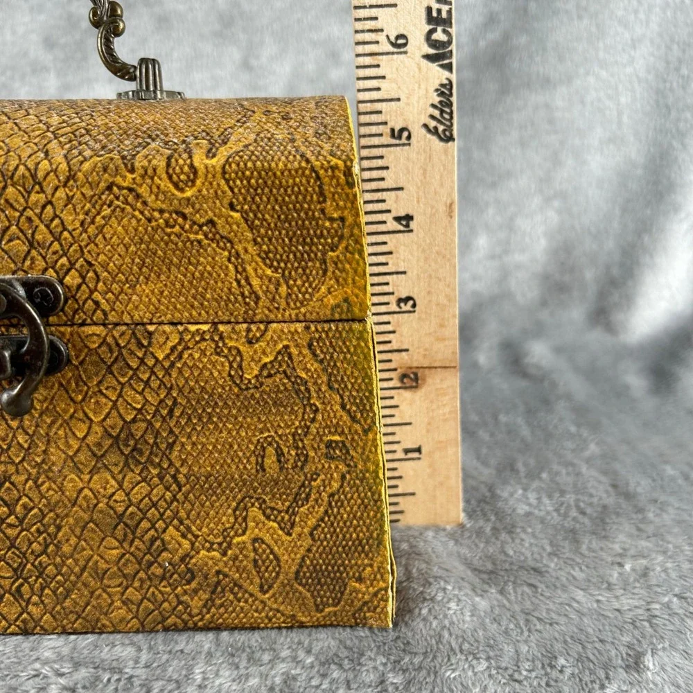 Vintage Snakeskin Embossed Treasure Chest Jewelry Box Bronze Handle Latch Yellow